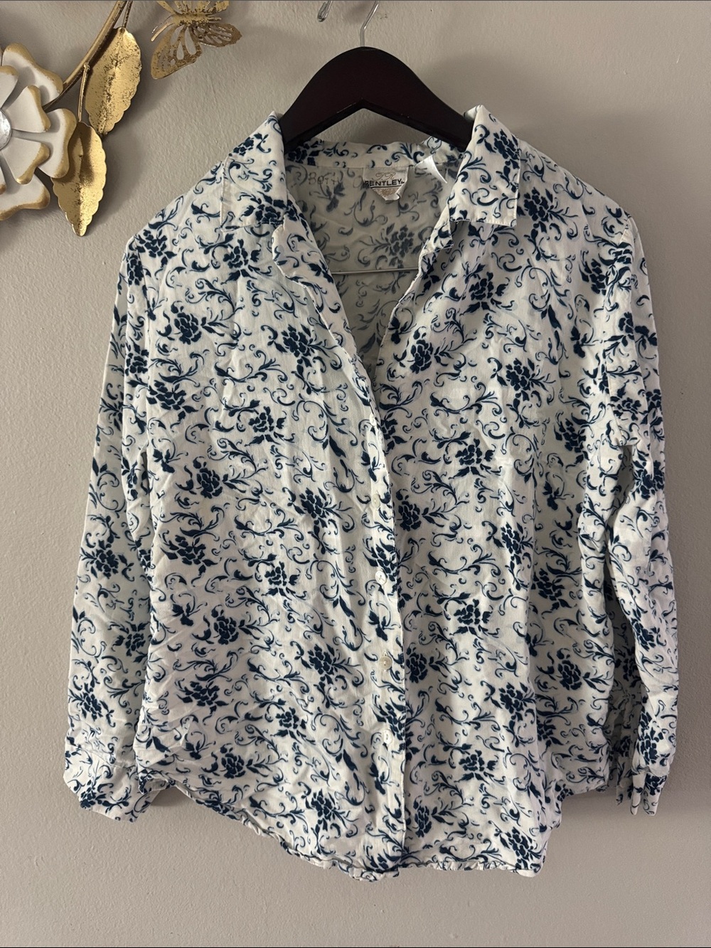 Gentle Fawn Women's Navy Floral Button-Down Shirt